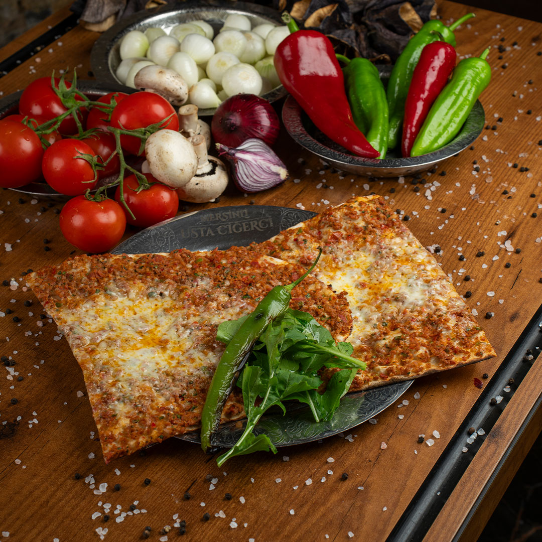 Kaşarlı Lahmacun